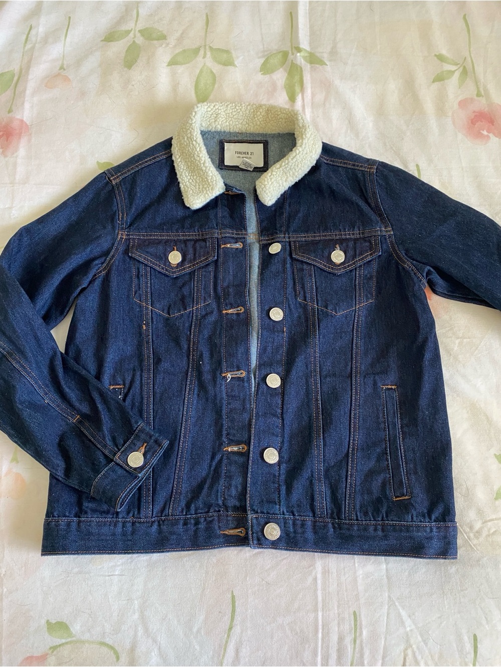 Forever 21 Denim Trucker Jacket with Sherpa Collar Size Small - Picture 1 of 6